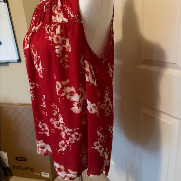 Simply Vera Vera Wang Red Floral Blouse - Picture 3 of 6